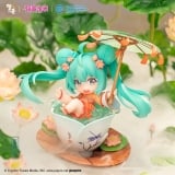Аниме фигурка &laquo;Q Version Figure Hatsune Miku Playing in the Lotus Pond&raquo;
