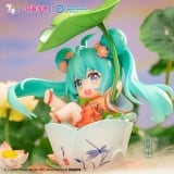Аниме фигурка &laquo;Q Version Figure Hatsune Miku Playing in the Lotus Pond&raquo;