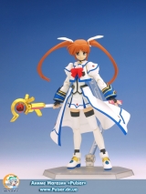 Оригинальная аниме фигурка Figma № 005 Nanoha Takamachi Barrier Jacket Ver.