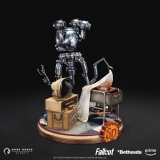 Оригинальная  фигурка &laquo;Fallout (Amazon): Mr. Handy "Snip-Snip" Statue&raquo;