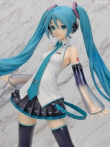 Оригинальная аниме фигурка &laquo;Character Vocal Series 01 Hatsune Miku V3 1/4 Complete Figure&raquo;