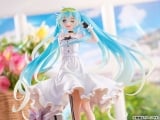 Оригинальная аниме фигурка &laquo;Hatsune Miku GT Project Racing Miku 2021 Vacation Style Ver. 1/7 Complete Figure&raquo;