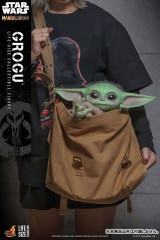 Оригінальна фігурка &laquo;Life-size Masterpiece "The Mandalorian" 1/1 Scale Figure Grogu (w/Carry Bag)&raquo;