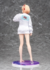 Оригинальная аниме фигурка &laquo;Lycoris Recoil Chisato Nishikigi: Oversized Sweatshirt Ver. 1/7 Complete Figure&raquo;