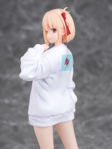 Оригинальная аниме фигурка &laquo;Lycoris Recoil Chisato Nishikigi: Oversized Sweatshirt Ver. 1/7 Complete Figure&raquo;