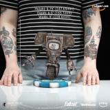 Оригинальная аниме фигурка &laquo;Fallout (Amazon): Victor Securitron PVC Figure&raquo;