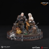 Оригинальная sci-fi фигурка &laquo;The Witcher: Geralt and Ciri Fireside Premium Statue&raquo;