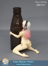 Оригинальная аниме фигурка 	Drink Holder: Sonico Champagne Gold Ver