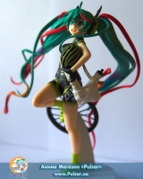 Оригинальная аниме фигурка SQ Hatsune Miku Racing 2016 TeamUKYO Cheer Ver.