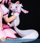 Оригінальна аніме фігурка HG Figure Kaname Madoka with Kyuubey