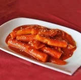 Токпокки «Рисовые палочки Токпокки с остро-пряным соусом, пауч 120 гр»