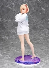 Оригинальная аниме фигурка «Lycoris Recoil Chisato Nishikigi: Oversized Sweatshirt Ver. 1/7 Complete Figure»