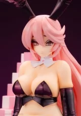 Оригинальная аниме фигурка  «Illustrator Original Azamuki Usagi Sitting Bunny by Kafun 1/7 Complete Figure»