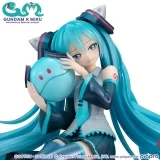Оригинальная  фигурка «Lucrea Mobile Suit Gundam 45th Anniversary x Hatsune Miku Hatsune Miku x 00 Gundam 1/7 Complete Figure»