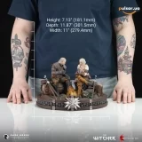 Оригинальная sci-fi фигурка &laquo;The Witcher: Geralt and Ciri Fireside Premium Statue&raquo;