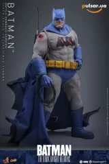 Оригінальна sci-fi фігурка &laquo;Comic Masterpiece 1/6 Scale Figure Batman (Battle Damaged Version)&raquo;